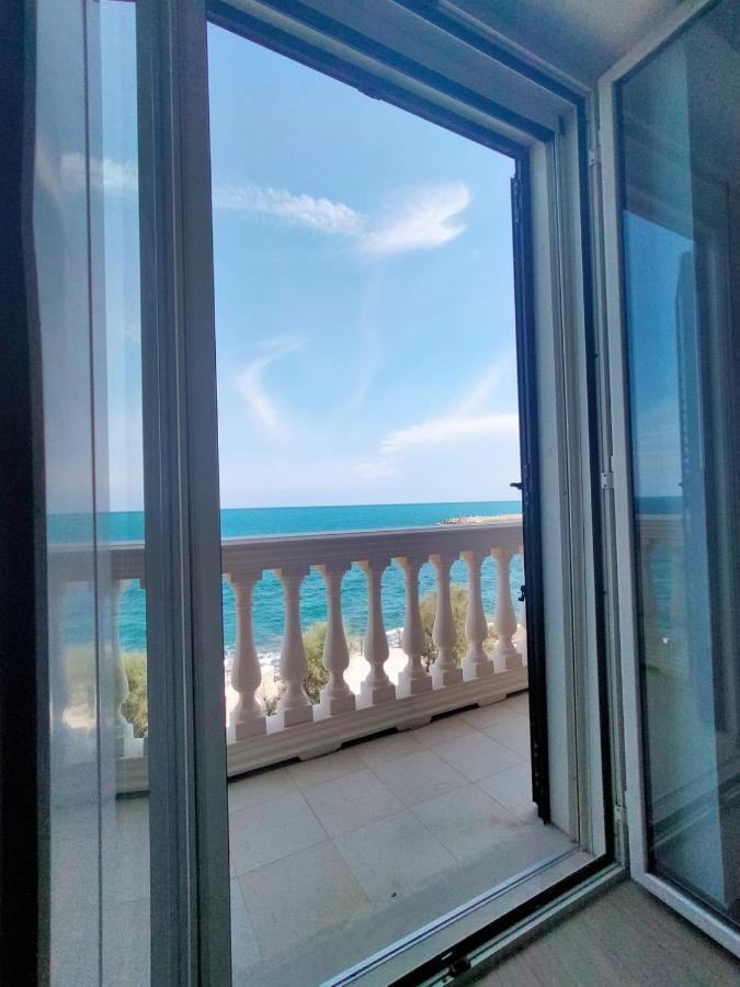 Vento Di Bolina Bed and Breakfast Giovinazzo Exteriör bild